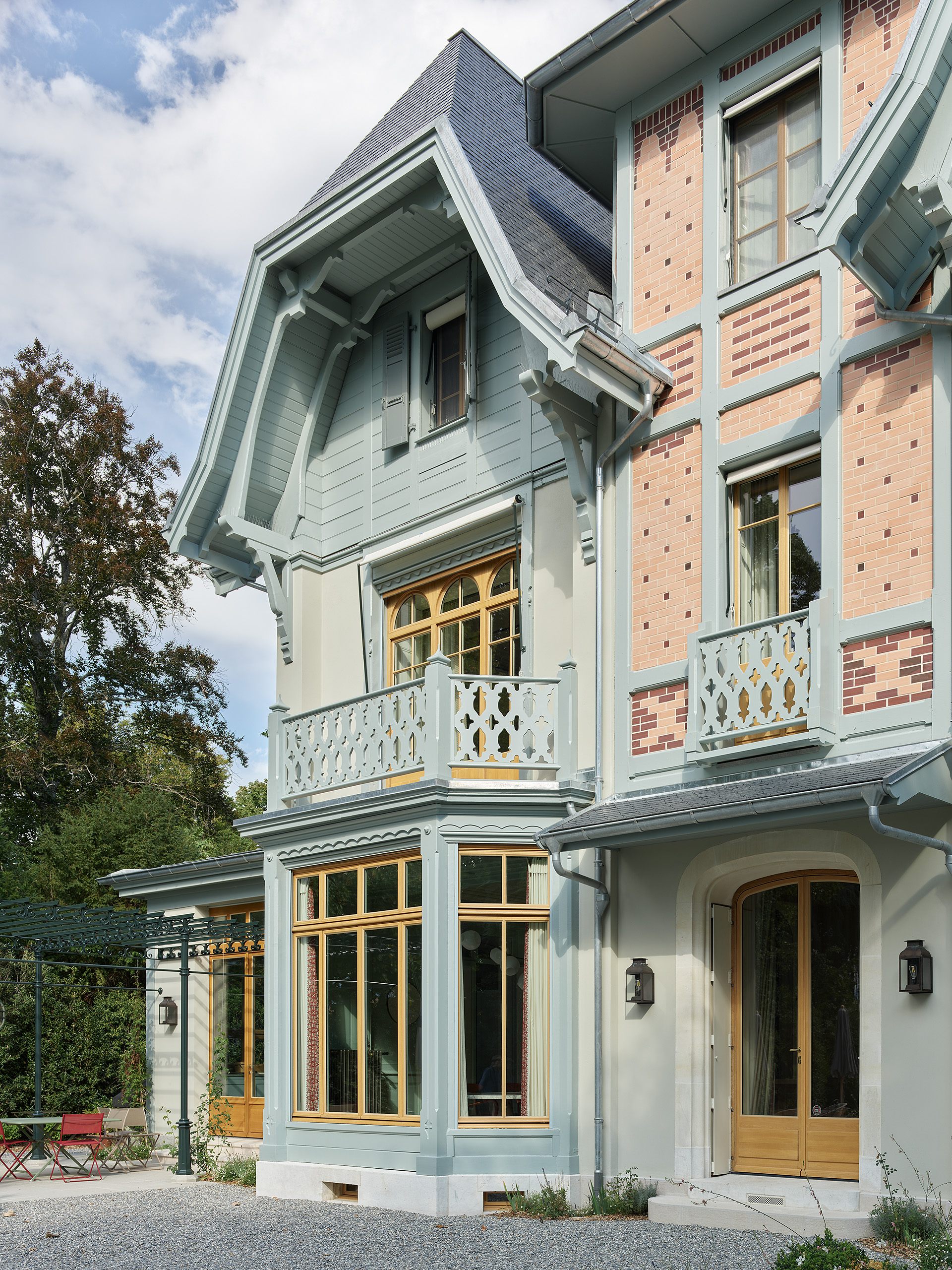 Ahp0069 AIQ4 012111 J2560